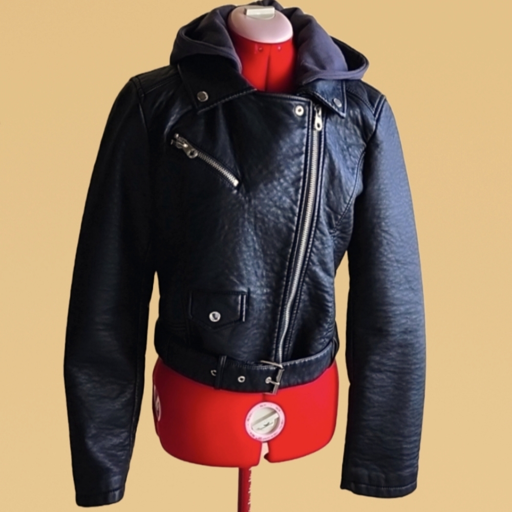 SUPER CUTE VEGAN LEATHER MOTORCYCLE JACKET WITH REMOVABLE HOOD!!